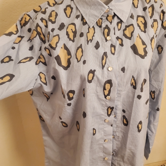 Nwt shirt - Picture 2 of 4